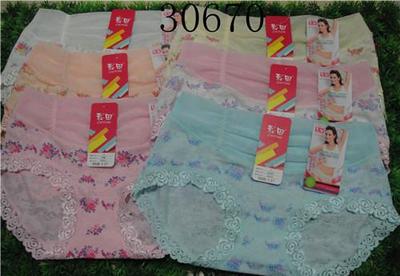 彩田30670女士中腰平角褲 時(shí)尚燒花印花與舒適內(nèi)穿的完美融合